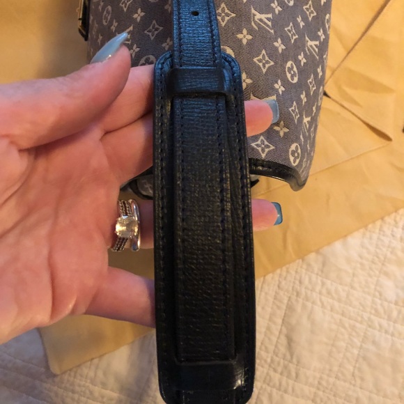 LV Saumur 30 (like new)-excellent condition - Picture 7 of 8